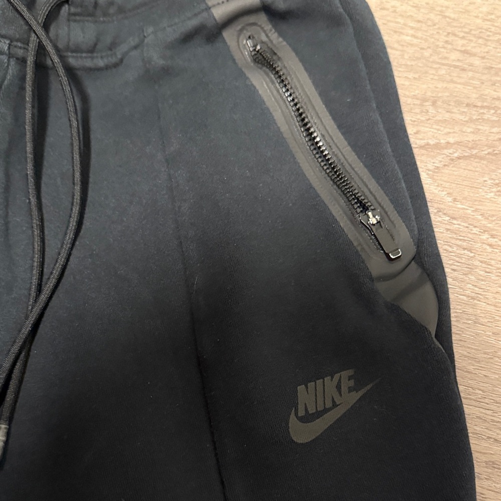 Nike Women’s Black Sweatpants - Picture 4 of 9